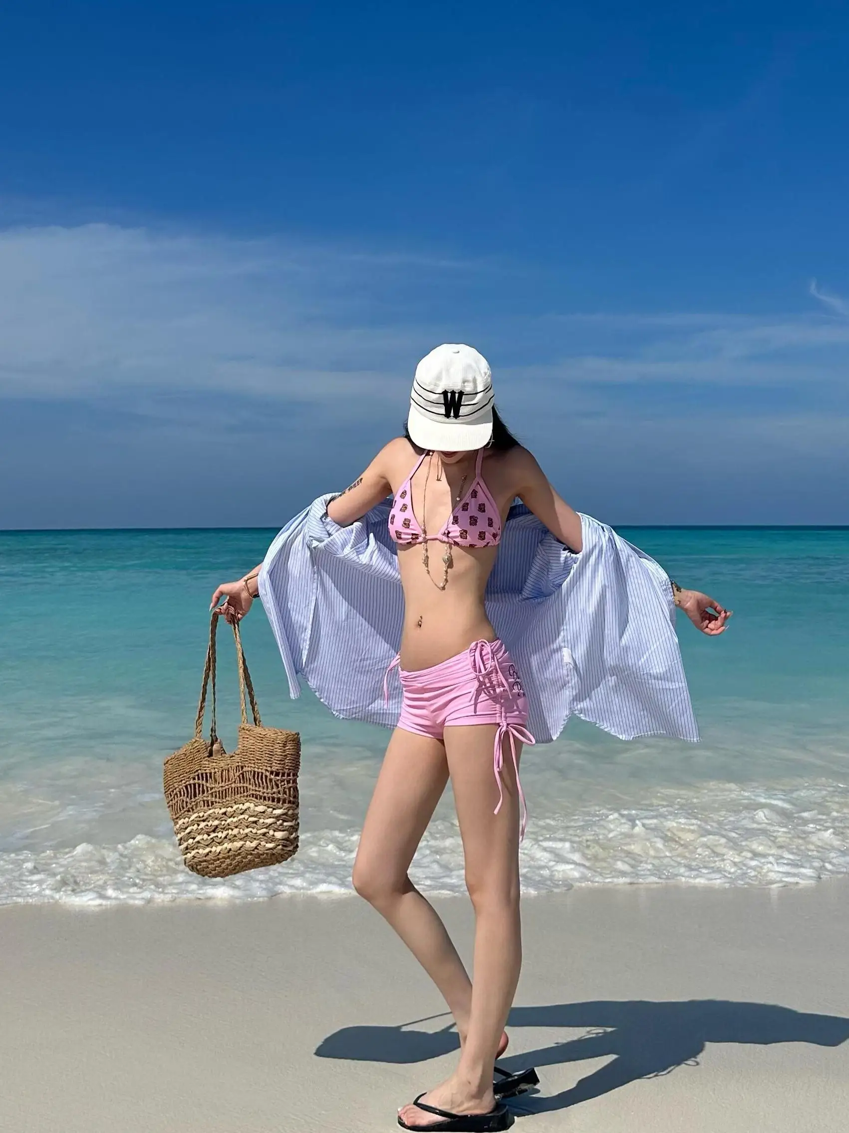 

Новый розовый элитный комплект бикини из трех предметов Dopamine: раздельный купальник для женщин в отпускном стиле, пляжный, для создания образа Pure Desire