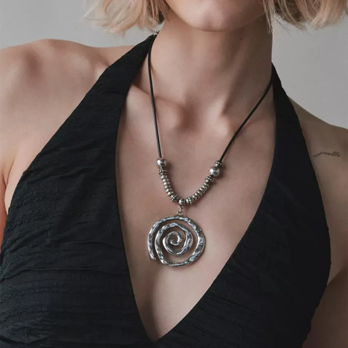 

Geometric Thread Pendant Necklace - Avant-garde Metal Choker Women's Minimalist Beaded Collarbone Jewelry Stackable