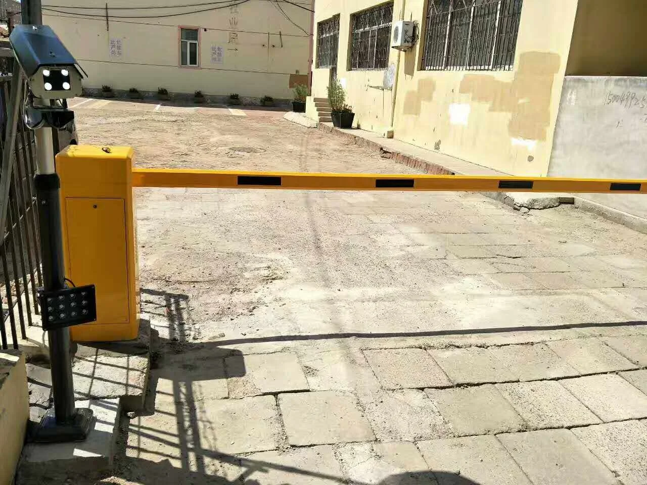 Automatic electronic steel barrier barrier traffic barrier for vehicle access control on highways and parking lots