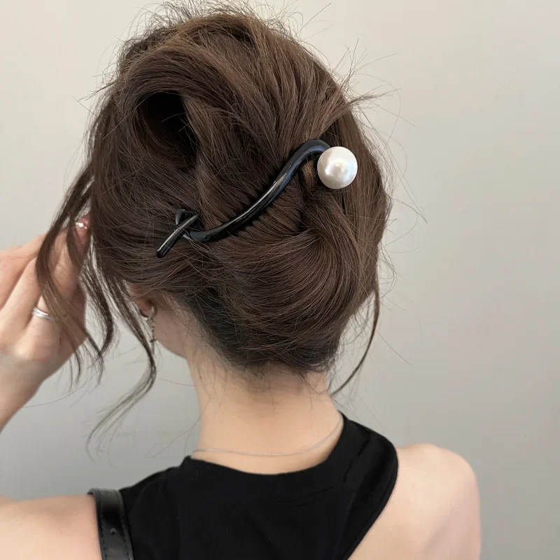 

New Twist Hair Clip Plastic Acrylic Bead Imitation Pearl Hairpin Twisted Design Women Hair Accessories