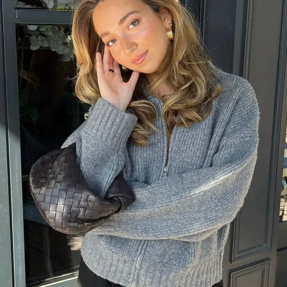 

2025 Autumn Lady KnitwearCasual Solid Knitted Sweater Women Street Single Breasted O-neck Full Sleeve Loose Open Stitch Female