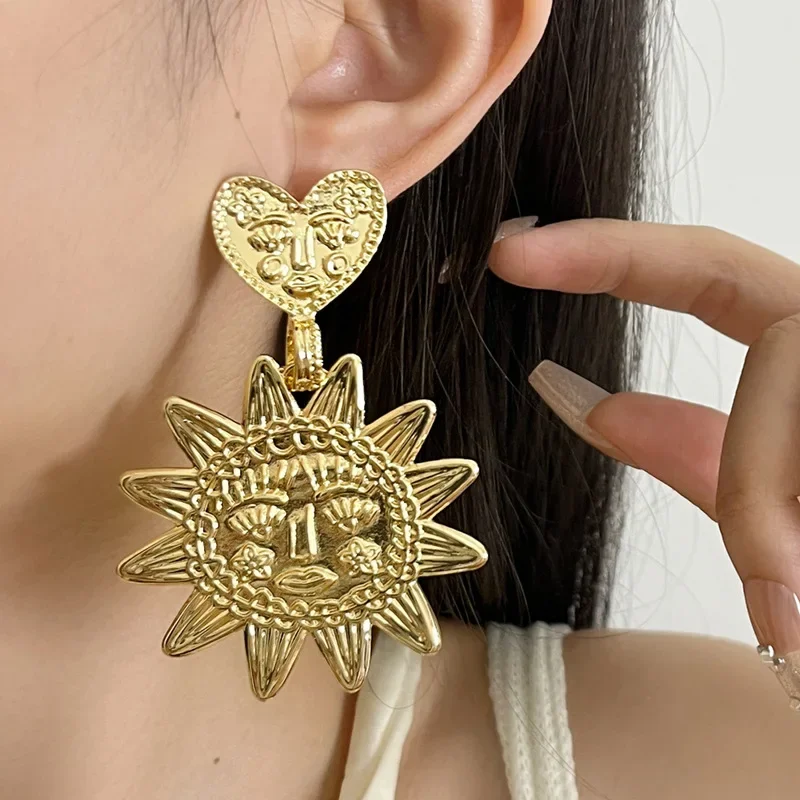 

European and American Heavy Industries exaggerated metal flower pendant earrings