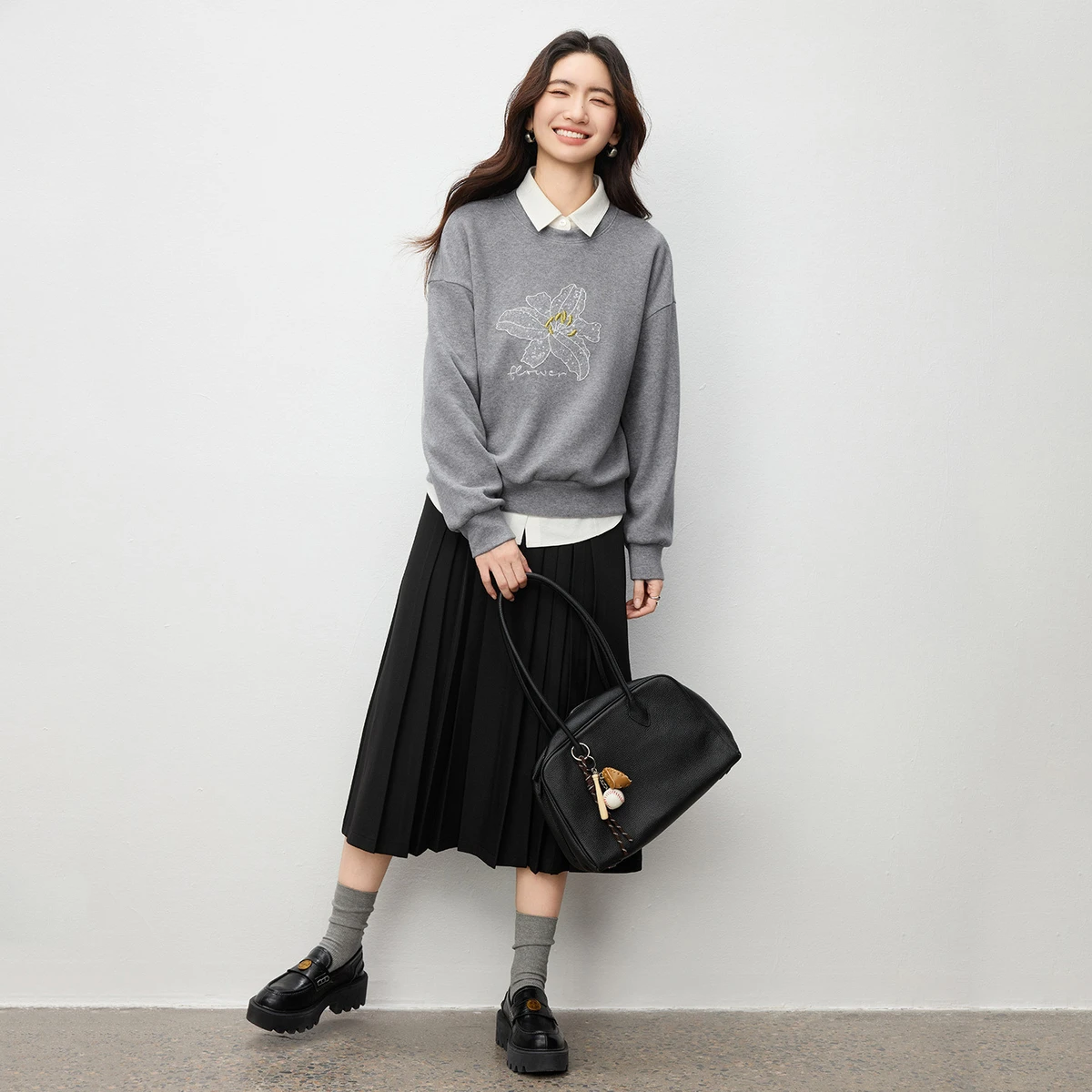 SENTUBILA Knitted Sweatshirts for Woman 2025 Autumn Winter O Neck Loose Pullovers Casual Letter Embroidered Sweaters 153AC3453