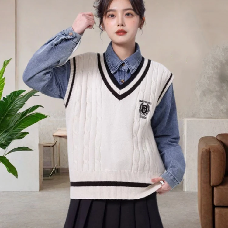 

2024 American Sle Women's Knitted Sweater Vest Loose Fit Layering Inner Wear Top V-Ne Regular Thin Autumn New Arrival