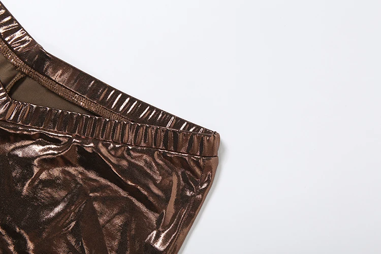 Weird Puss Sexy Glänzendes 2-teiliges Set für Damen, Neckholder, V-Ausschnitt, rückenfrei, ärmellos, unregelmäßiges Oberteil + Skinny Peach Hip Low-Waist Shorts Anzug – Detail 10