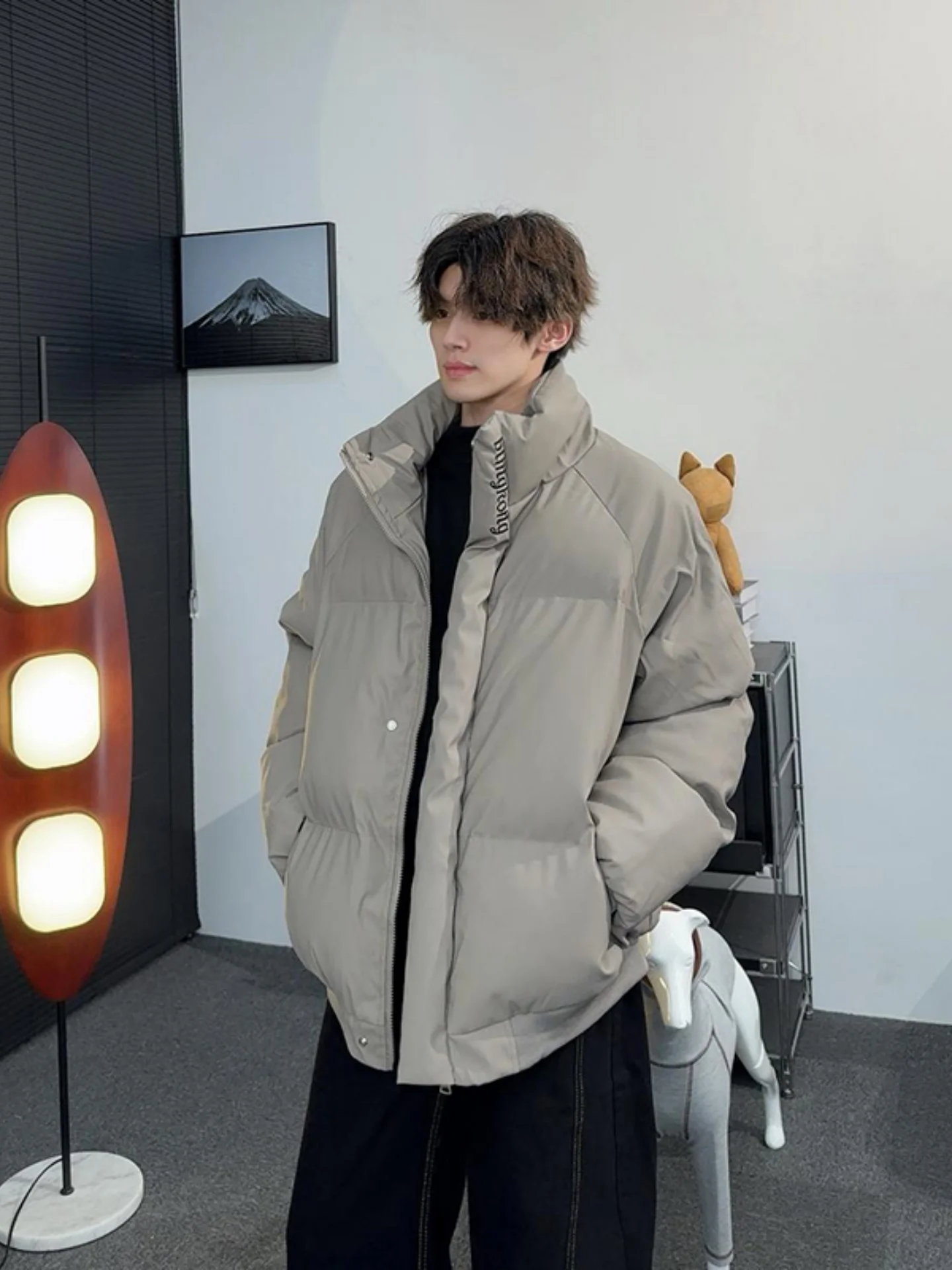 

Winter Thiened Heavyweight Boxy ort down Jaet PU Leather Cotton Coat Embroidered Warm Stand Collar Thiened Cotton Out...