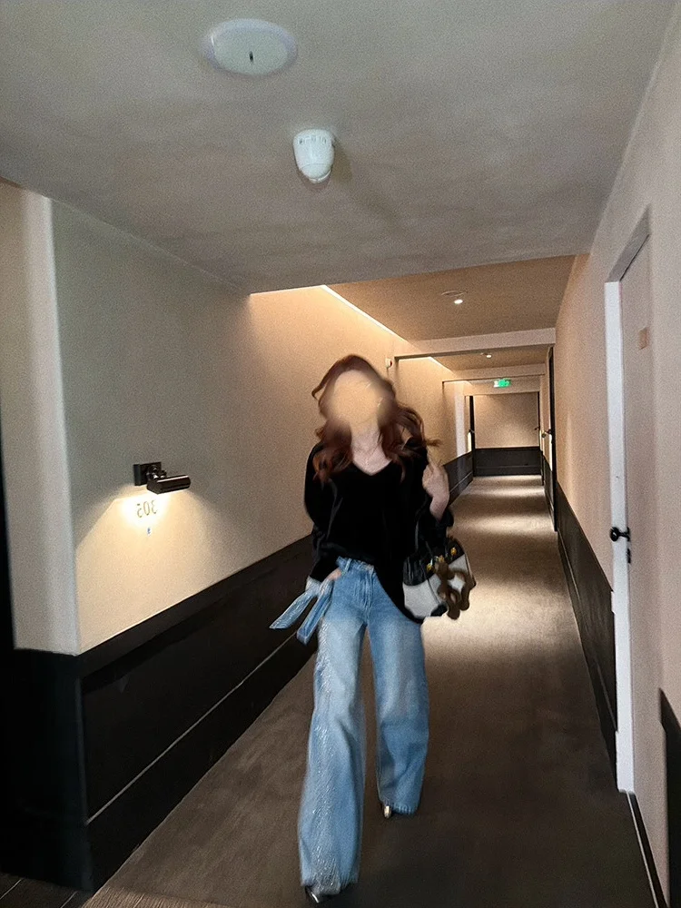 

Korean Design Cotton Denim Pants Women's Early Spring Fashion Commuting Straight Leg Long Trousers with Knot Diamond