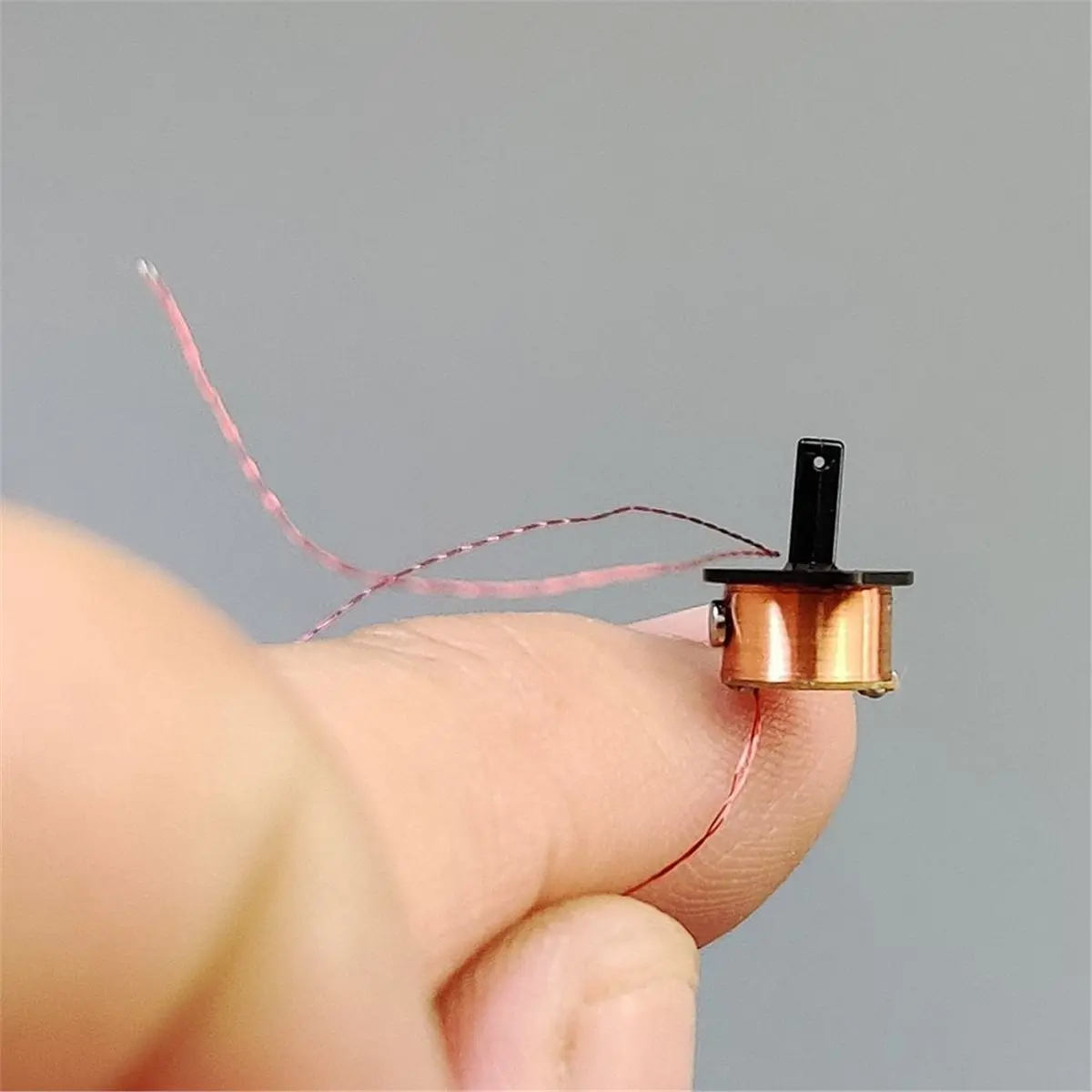 AA80 Micro Coil Actuator Weight 0.65g 3.7-4.2v DIY Micro RC Plane Parts Micro Electromagnetic Servo