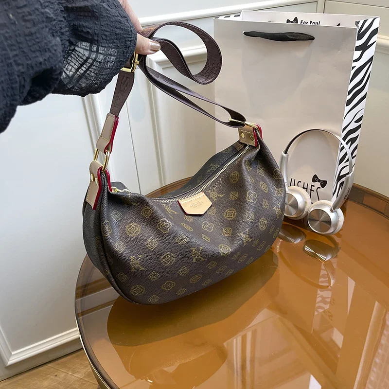 Tas Komuter Desain Logo Huruf Trendi Kulit Elegan Klasik Untuk Wanita Warna Solid Kapasitas Besar