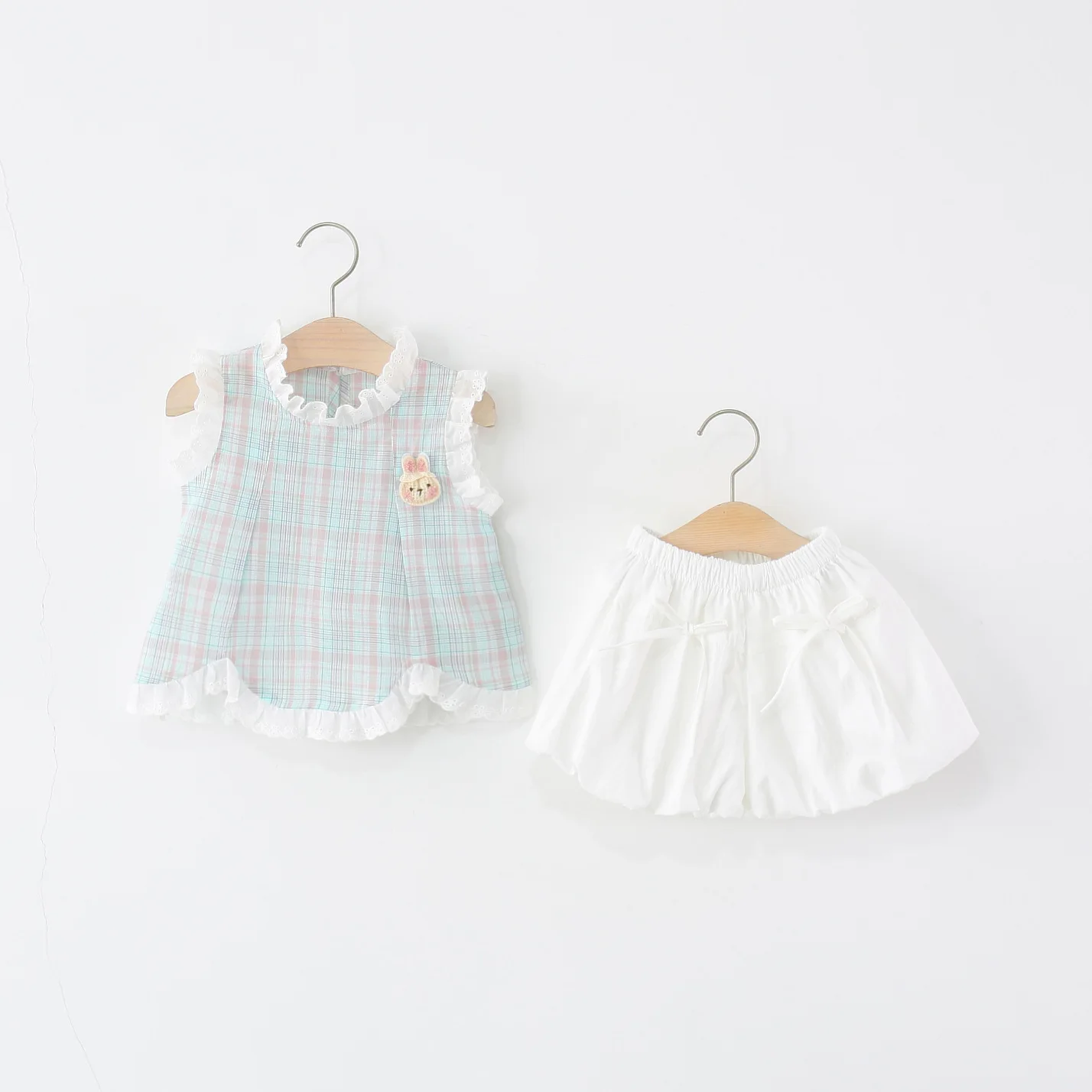 

Korean Style Sleeveless Top+White Shorts Baby Girl Two-Piece Set, Summer New Children'S Clothing For Holiday Parties (0-4 Years)