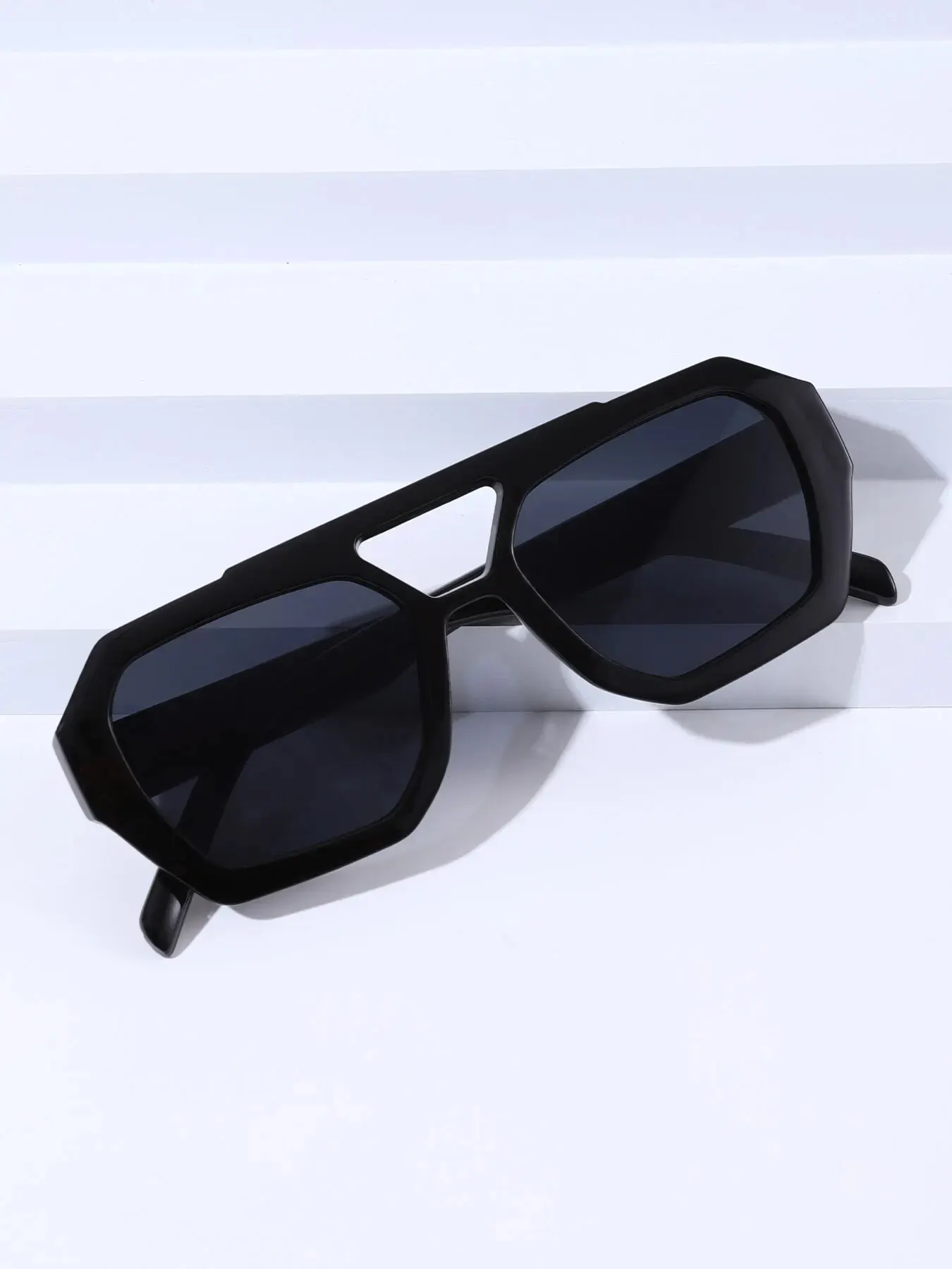 Cross Border European and American Double Beam Irregular Sunglasses 2023 New Retro Personalized Sunglasses Popular on the Intern