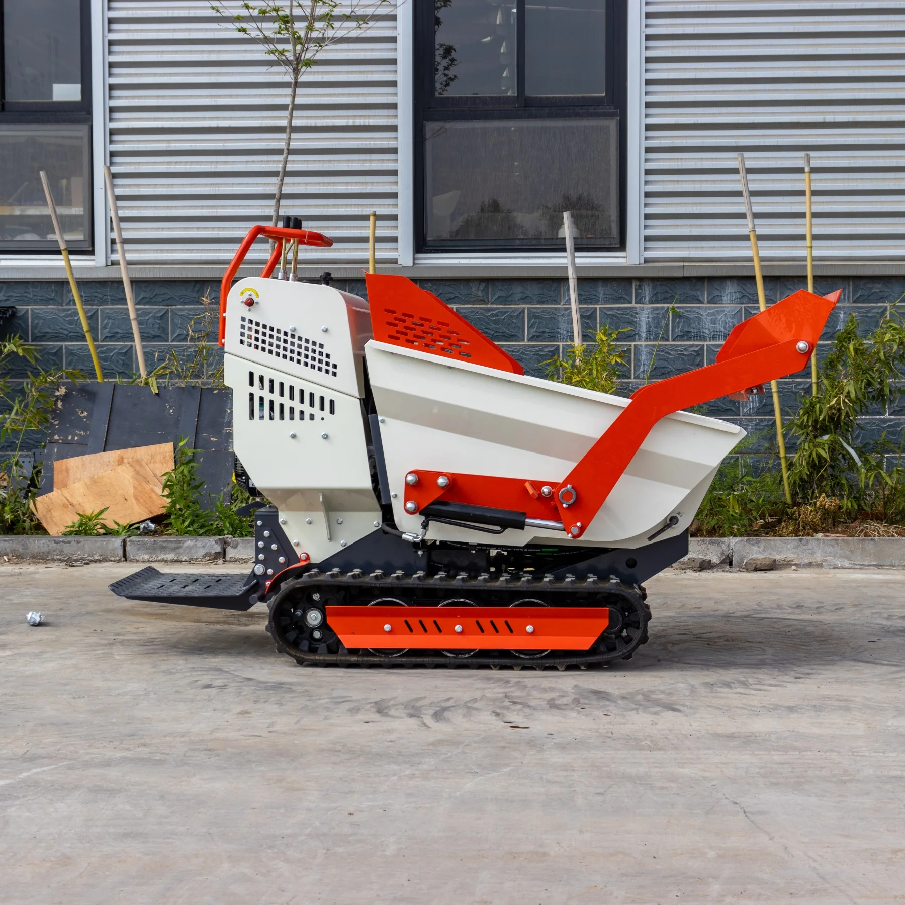 Harry Jiang  Hydraulic Skid Steer Dumper High Quality Construction Garden and Farm Orchard Mini Track Dumper