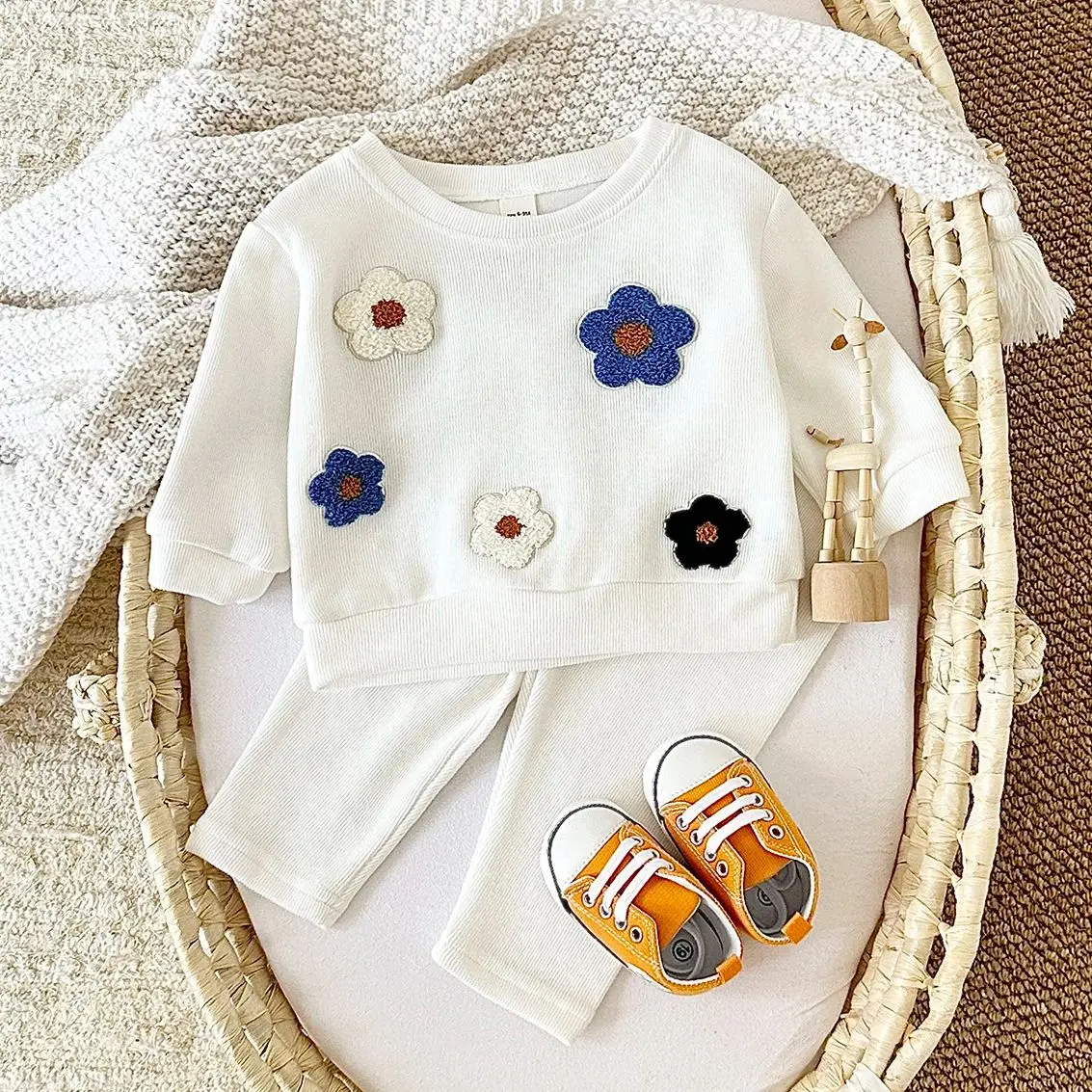 Autumn New Infant Toddler Outfits Cute little flowers Sweatshirt+Pants 2Pcs Baby Girls Clothes Sets Newborn Baby 0-3Y Kids Suit