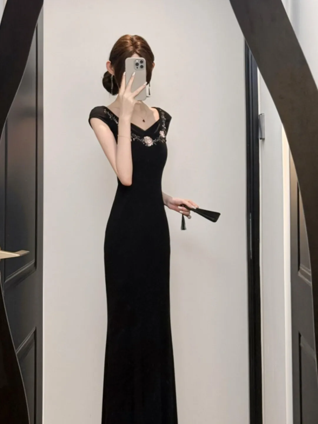 

Hebden Style Unique Super Beautiful Waist-Cinching Slim-Fit Strap Dress High-End Sensation Elegant Summer Dress