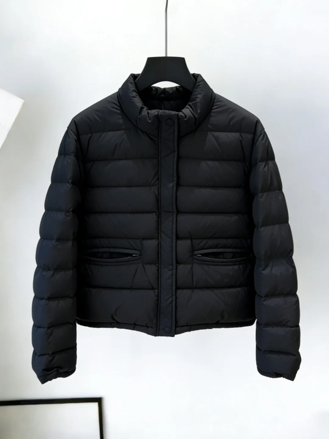 

Черная утепленная повседневная хлопковая куртка с воротником-стойкой для женщин: модная, простая, универсальная, на молнии, длинная, новинка зимы