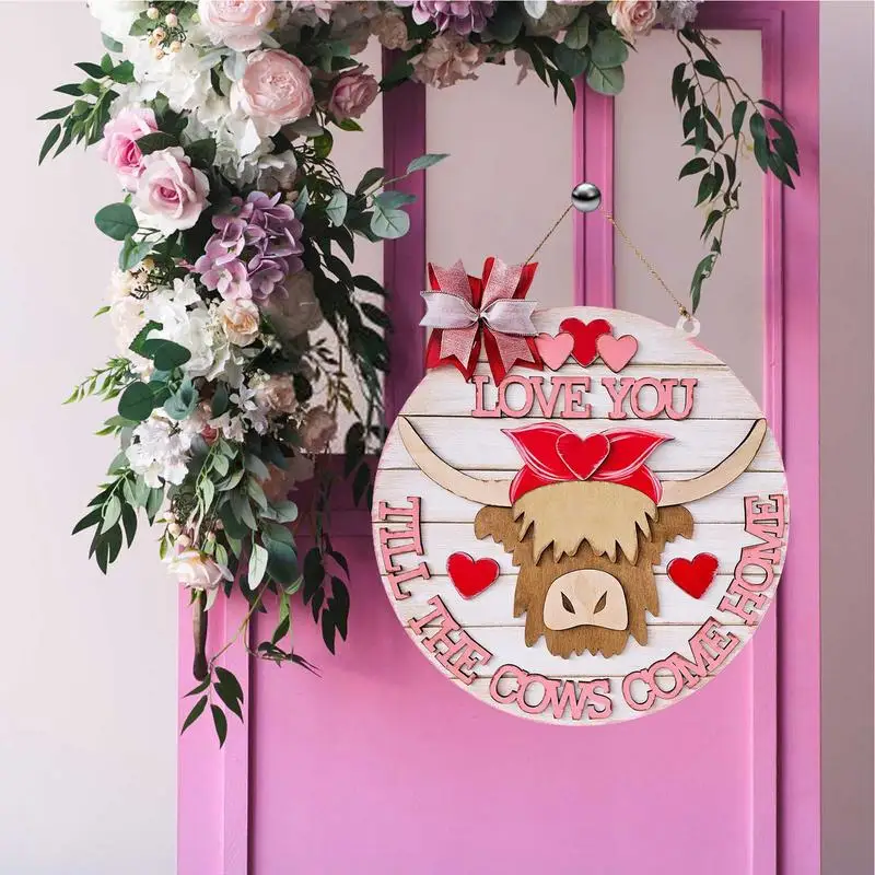 Highland Cow Door Hanger Valentine's Day Wreath Sign Rustic Water Resistant Valentine's Day Door Hanger For Front Door