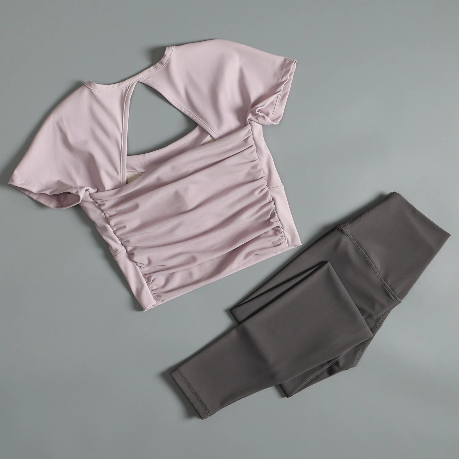 

Женский летний костюм для йоги с открытой спиной для тренировок с нагрудной подушечкой и короткими рукавами, облегающий костюм для утреннего бега, фитнеса