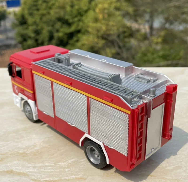 1/43 recién llegado, precio especial, motor de bomberos americano de Metal fundido a presión, modelo clásico, colección de juguetes para niños