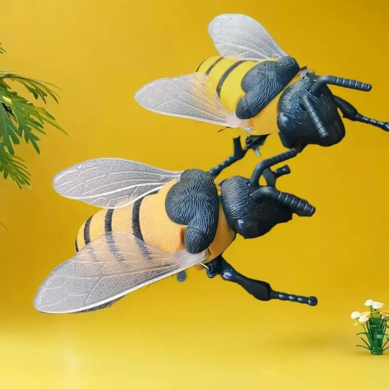 

1 Piece Creative Prankster Animated Insect Toy Model Wind Up Bee Bionic Toys Children's Plastic Animals Wind Up Toy