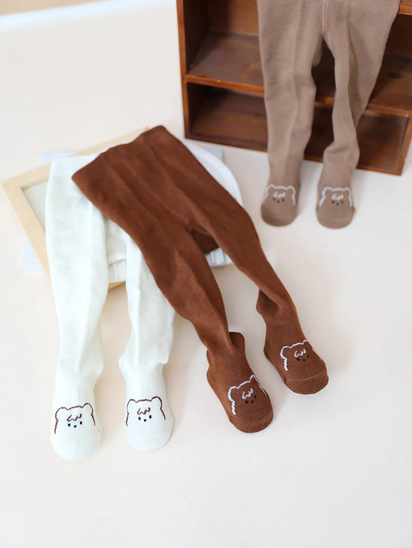 3 أزواج من الجوارب الطويلة المزخرفة بالرسوم المتحركة اللطيفة للرضع، ناعمة ومريحة لعمر 0-72 شهرًا للأطفال الأولاد والبنات في الخريف والحياة اليومية