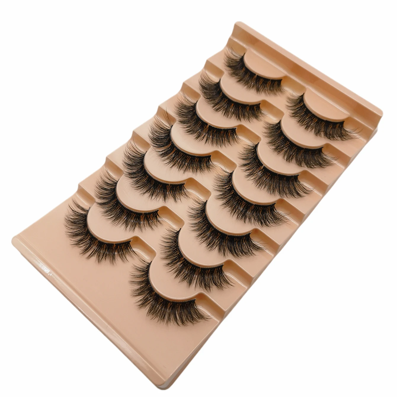 自然なスレンダーな3Dカールがおしゃれなつけまつげ7ペアで、目を引く魅力的なメイクアップを簡単に作成できます。