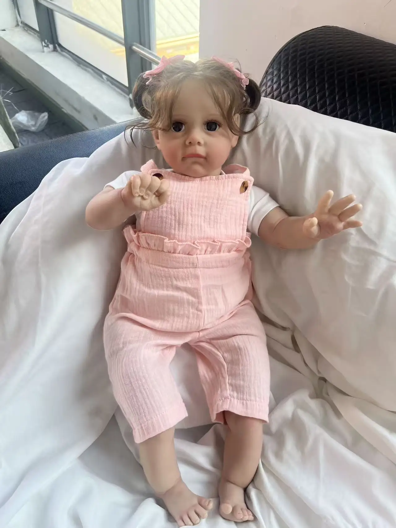    22 inch pasgeboren Maggi levensechte peuter herboren pop zachte doek lichaam meerdere lagen schilderen met zichtbare aderen handwortelhaar