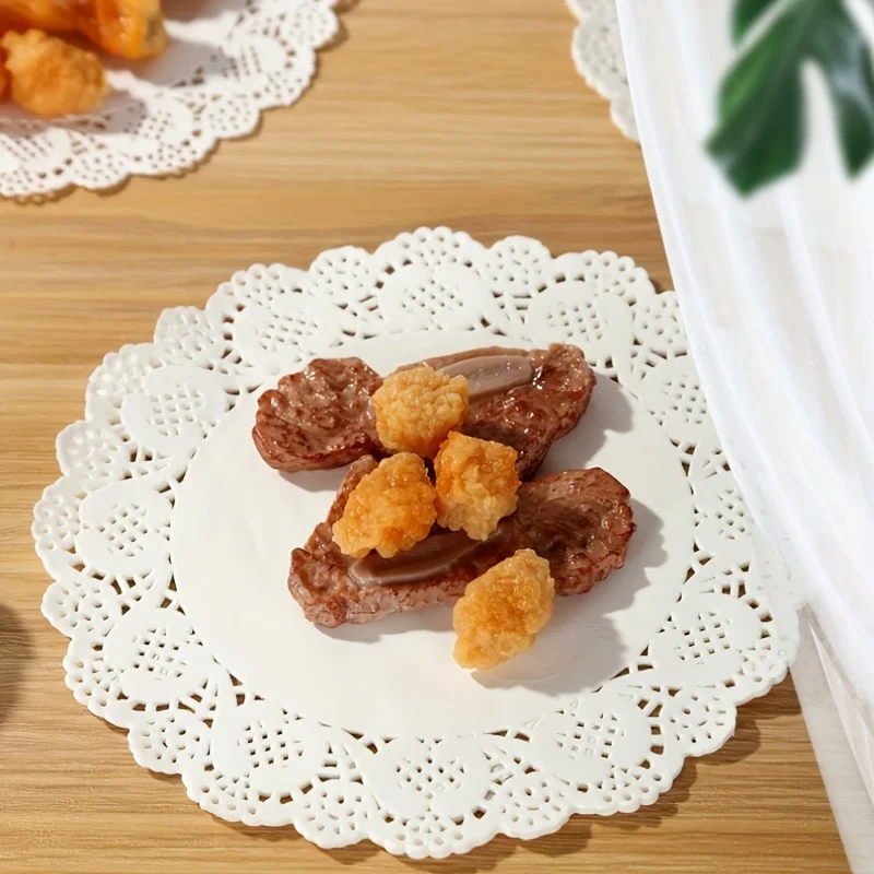 50/100 Stück Tischsets aus Papier mit Spitzenrand, Cupcake-Untersetzer für frittierte Speisen, Desserts, Partys, Hochzeiten, Tischdekoration, Küchen-Backutensilien – Detail 20