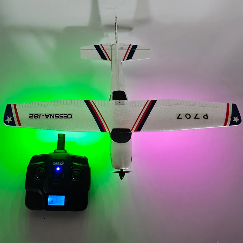 أفضل 3CH P707Gyro Cessna RC طائرة 2.4G 3D/6G مع شاشة الكريستال السائل ضوء الليل الثابتة الجناح الطائرات RTF لعب للأولاد هدية #2