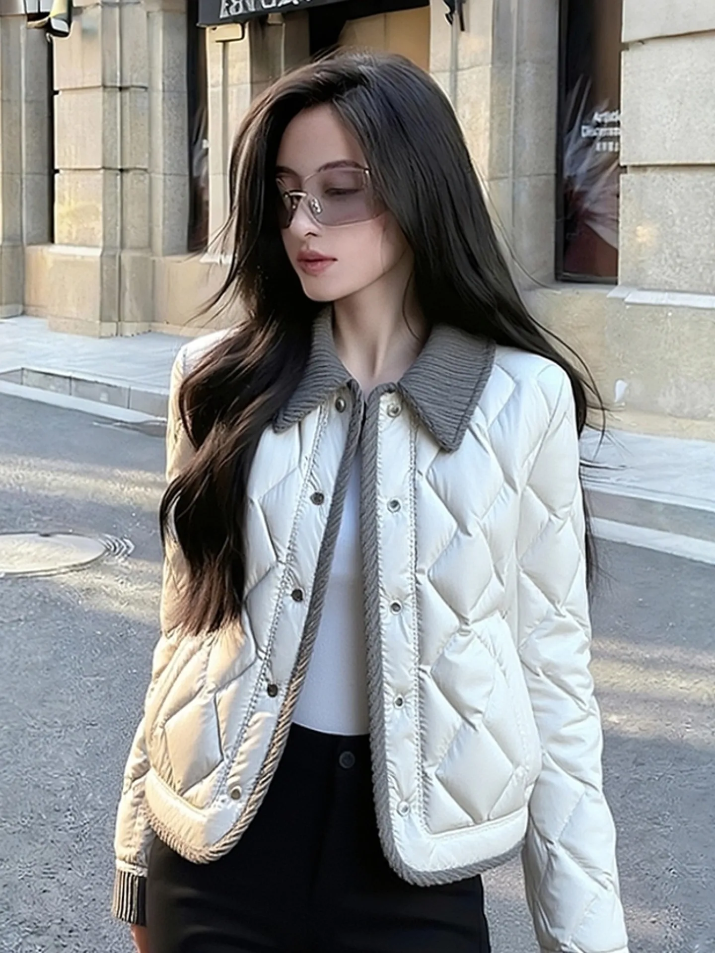 เสื้อผ้าฝ้ายสีขาวตัดกัน ดีไซน์แฟชั่นฤดูหนาว สไตล์ผู้หญิง ดูดี เหมาะกับการเดินทาง ทรงตรง แขนยาว