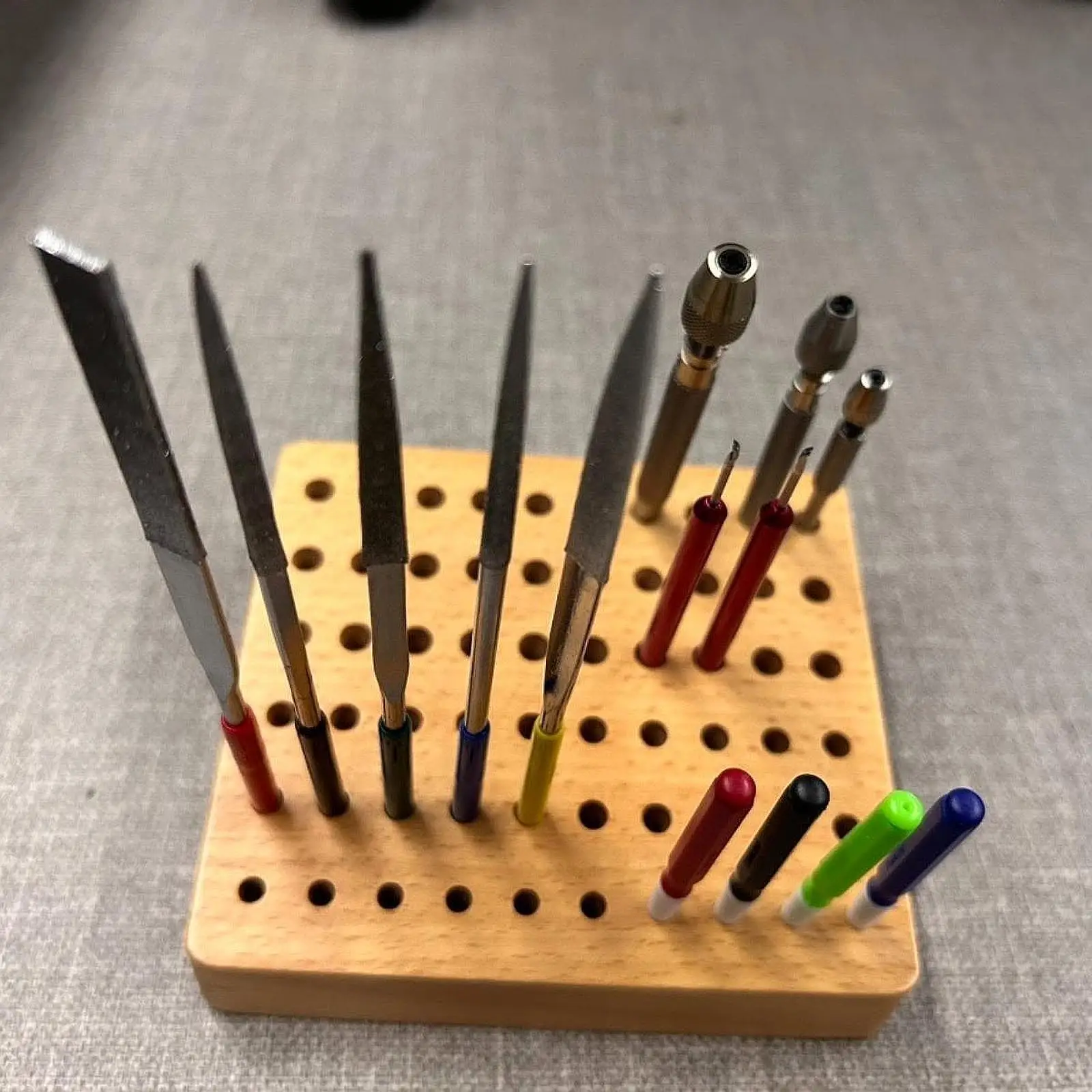 

Держатель инструментов для ремонта часов, деревянная подставка для отверток, держатель для хранения, органайзер для пинцетов с 60 отделениями для рабочих