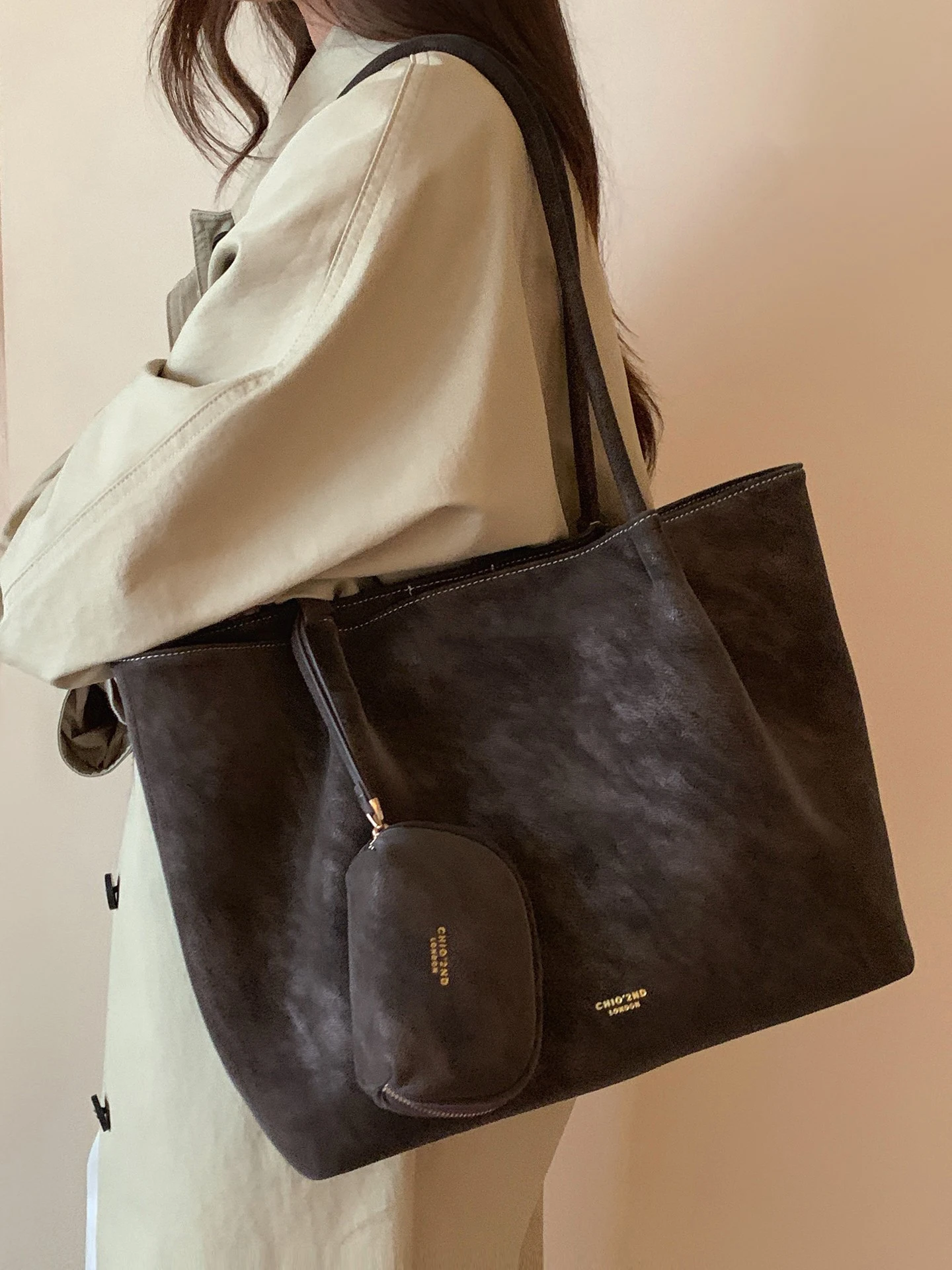 حقيبة حمل نسائية ذات سعة كبيرة للتنقل اليومي؛ حقيبة يد متعددة الاستخدامات لحمل كتف واحد.