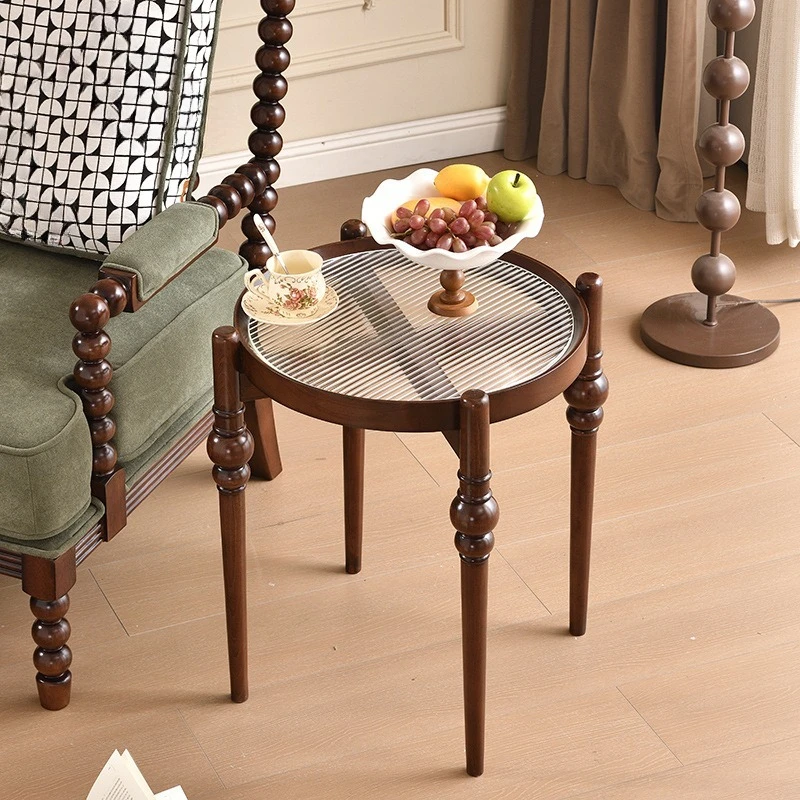 

A few small corners, a few small circles, and a few round small wooden skeletons in the sofa living room