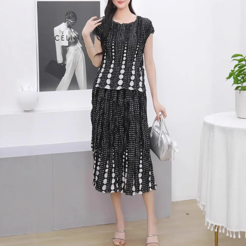 

Модный плиссированный костюм в стиле Miyake, женский дизайн с круглым вырезом, простой элегантный пуловер в стиле ретро, футболка, плиссированная юбка в горошек