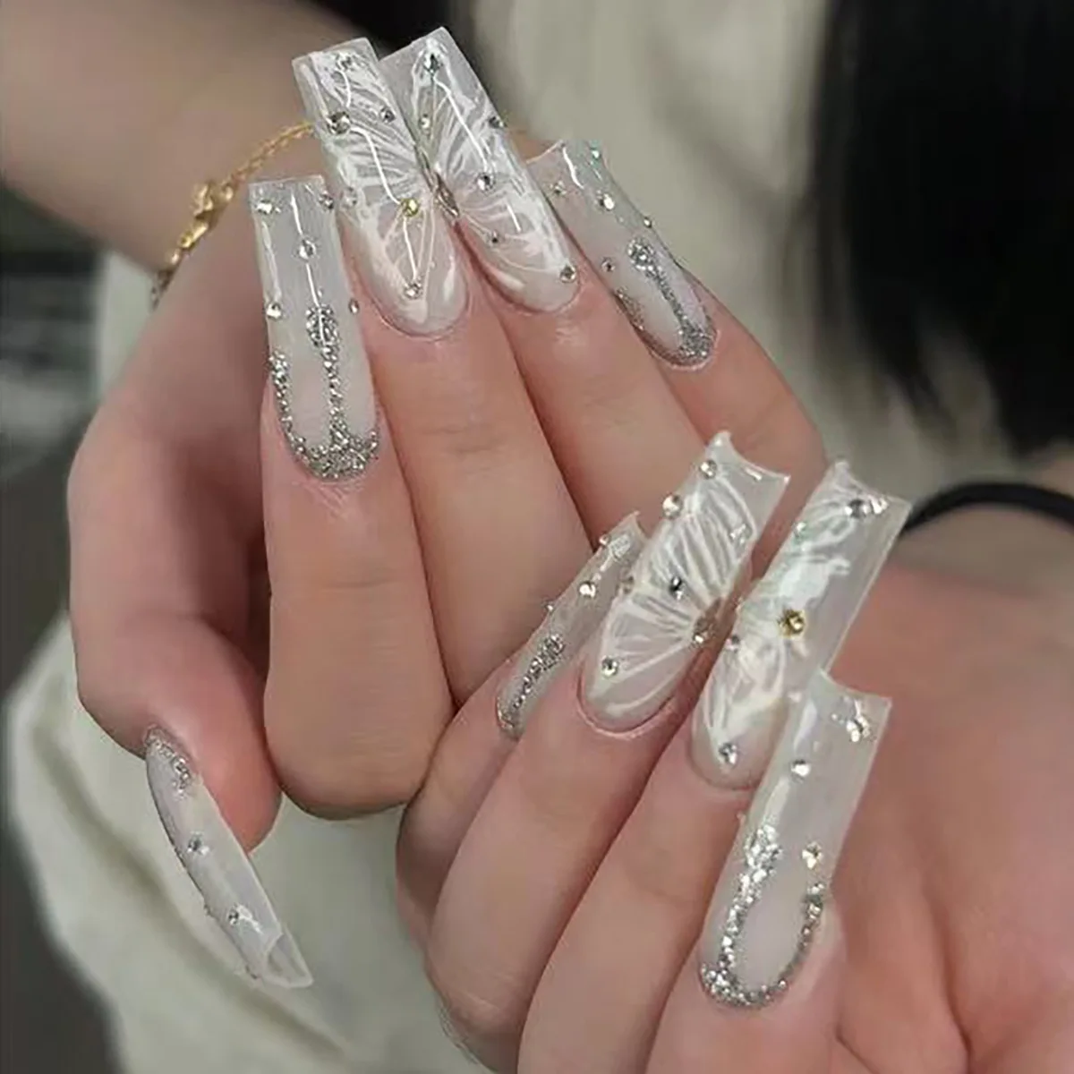 

24Pcs Long Square Head False Nails Butterfly Rhinestone Design Press on Fake Nails Shiny Powder Detachable Full Cover Nails Tips