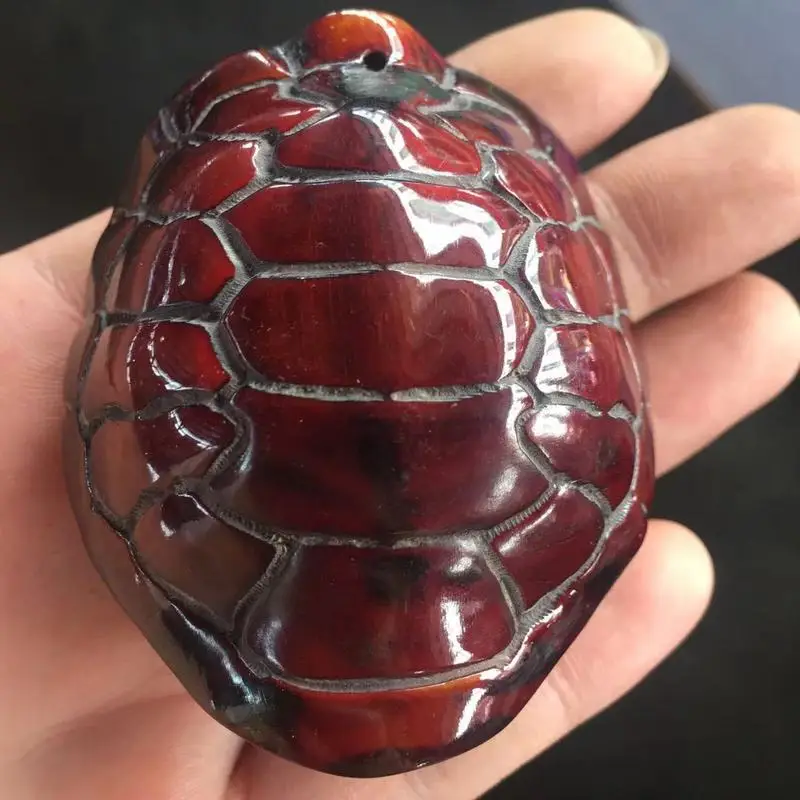 Horned Pendant , A Hand-Held Ornament Symbolizing Wealth And Prosperity