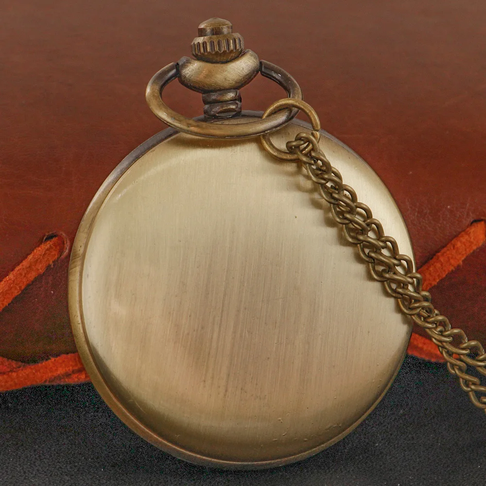 Reloj de bolsillo de cuarzo para hombres y mujeres, juego de disparos Popular de bronce, collar de alta calidad, colgante de sincronización, joyería de regalo