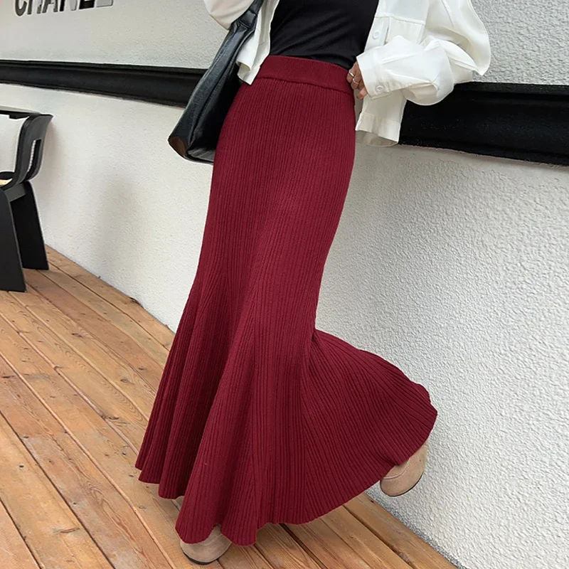 2024 New Autumn Winter Women High Waist Slim Long Skirt High Quality Fashion Pit Strip Jacquard Knitted Mermaid Skirt