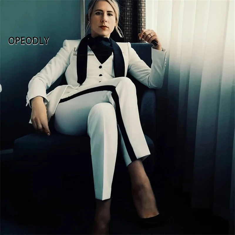 

Black Peaked Lapel White Women Suits 3 Pieces Set Business Lady Mother Of Bride Smoking Customized Blazer