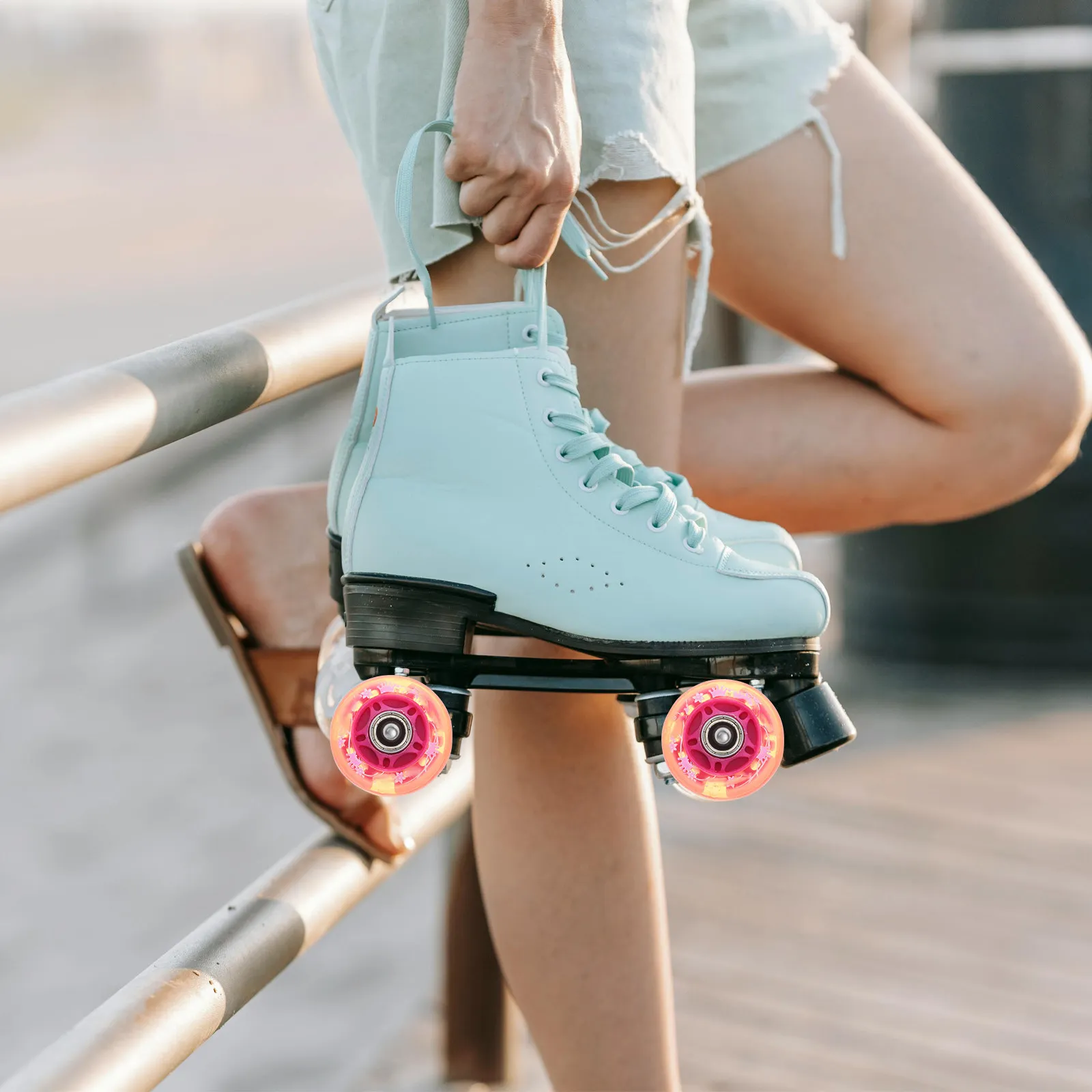 

4 шт. 64-мм светодиодные мигающие колеса для роликовых коньков, высококачественные, из полиуретана, для плавного скольжения, для использования в помещении и на улице