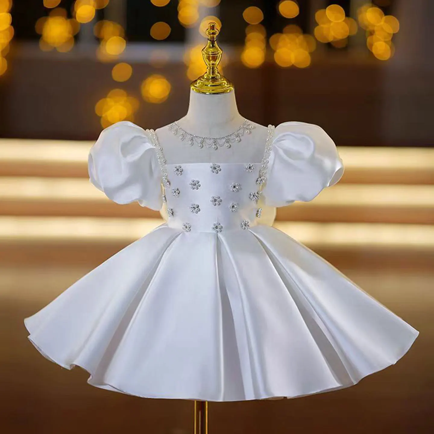 

Dreamy Vow J811 Elegant O-Neckline Pearl Applique Satin Flower Girl Dress With Bow Wedding Party First Communion Prom Ball Gown