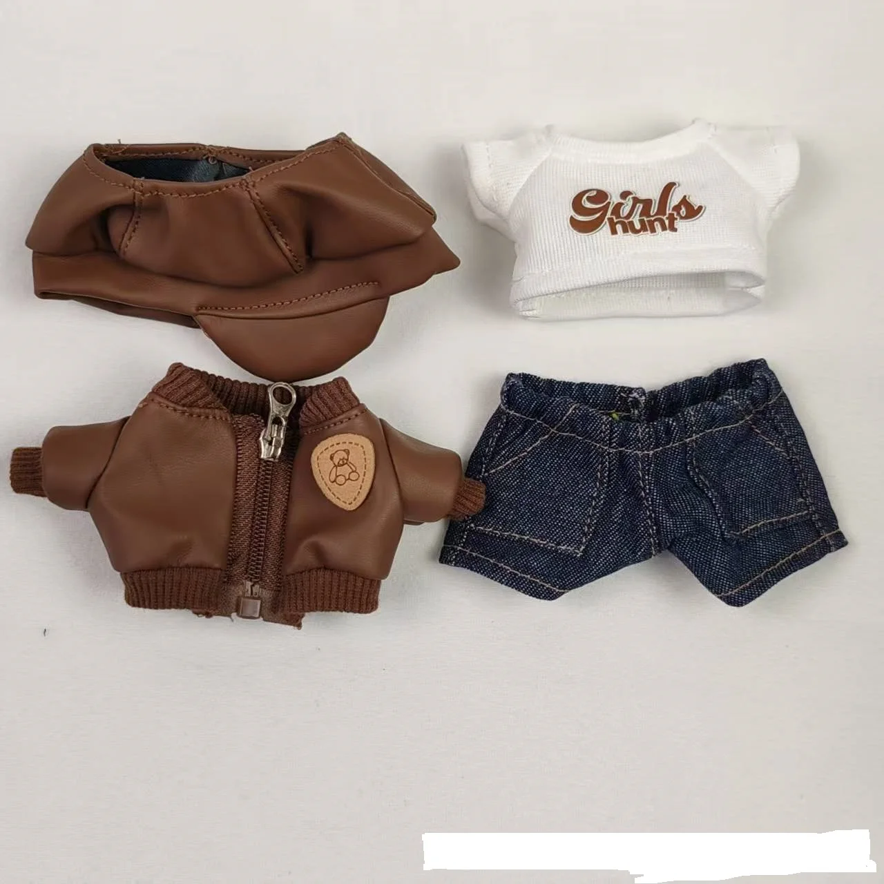 

Labubuwa leather jeans suit one, two and three generations vinyl doll Labubu accessories fashion casual clothes retro overalls.