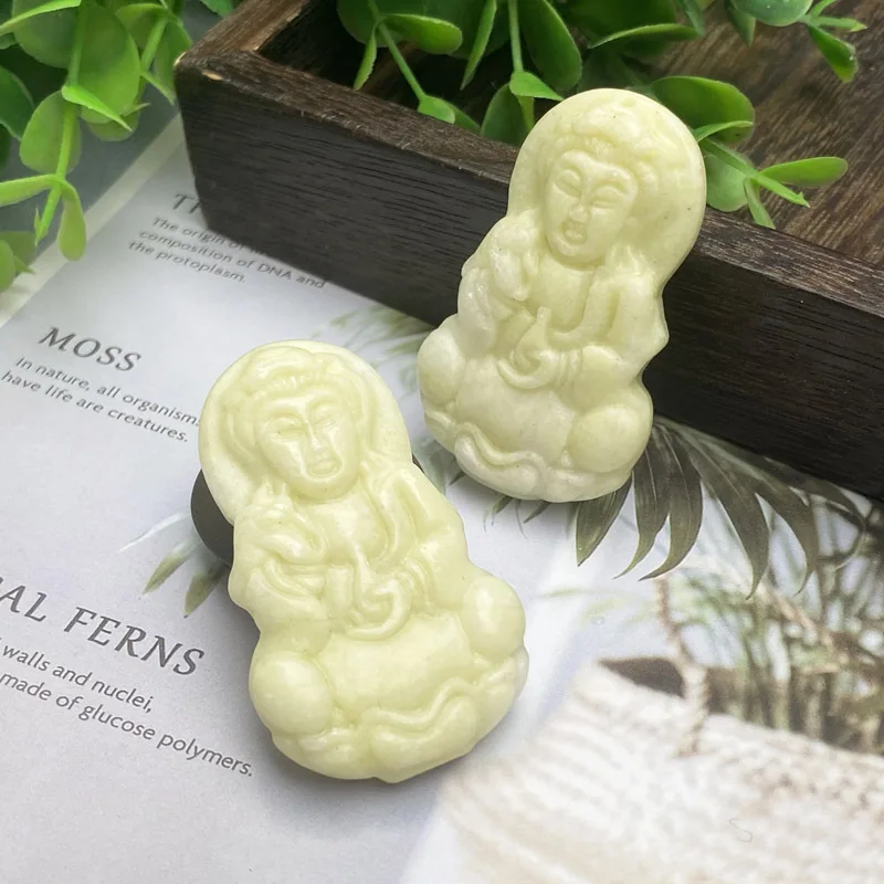 

Natural Lantian Jade Hand -carved Guanyin Pendant Fashion Boutique Jewelry Men's and Women's Loan Chain Gift