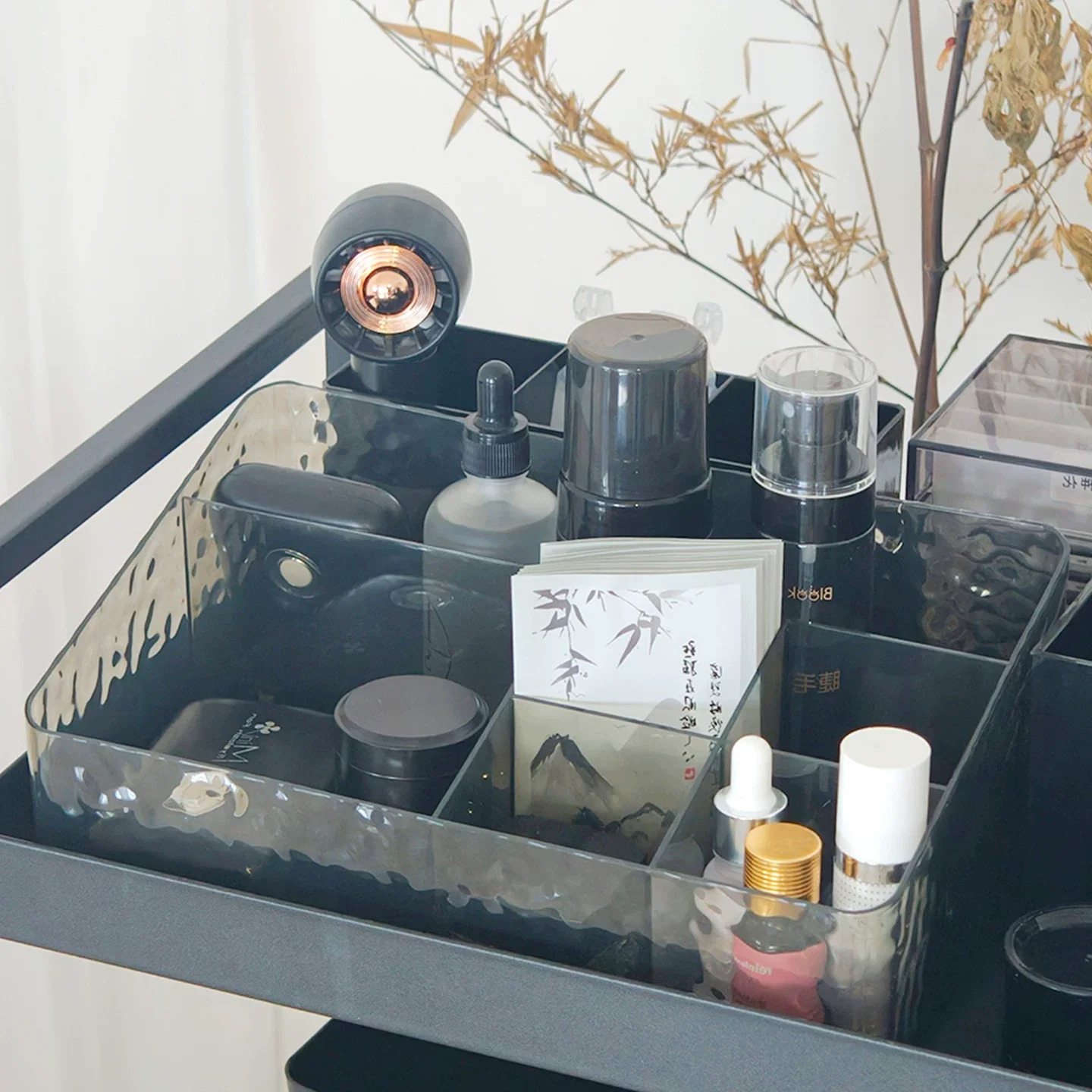 Mehrteilige Aufbewahrungsbox mit Wasserwellen-Design für Wimpernverlängerungen, geteilter Schreibtisch-Organizer für Kosmetik und Wimpern-Schönheitswerkzeuge – Detail 4