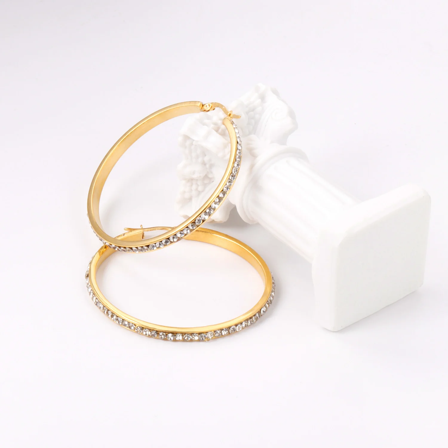 Übertriebene Vintage-Ohrringe mit Diamanten, neuer Gothic-Edelstahl, modischer, leichter Luxus-Schmuck für Damen für den Alltag