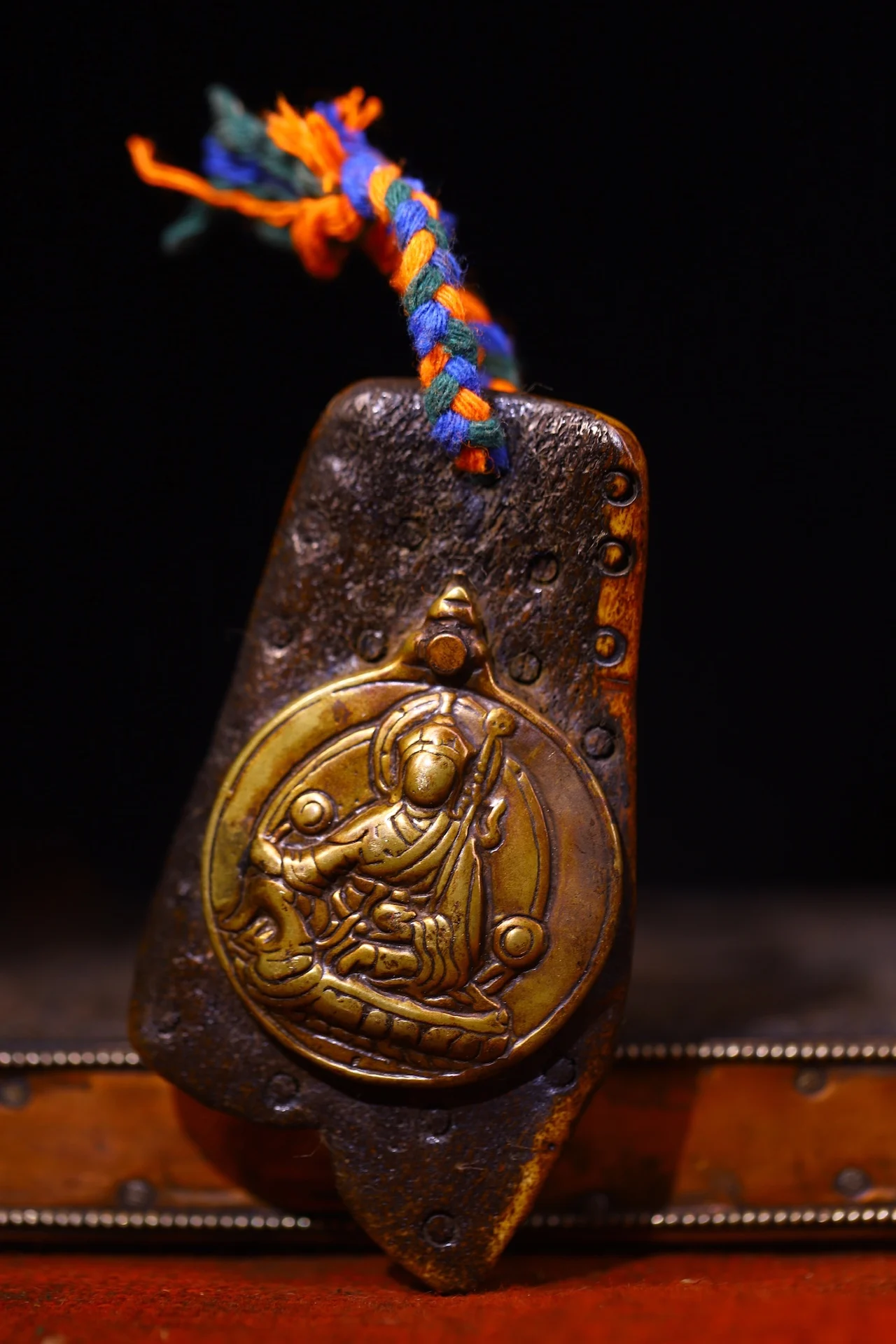 

4"Tibetan Temple Collection Old Natural Gabbra Cinnabar Padmasambha Buddha Card Kapala Pendant Amulet Dharam Town house Exorcism