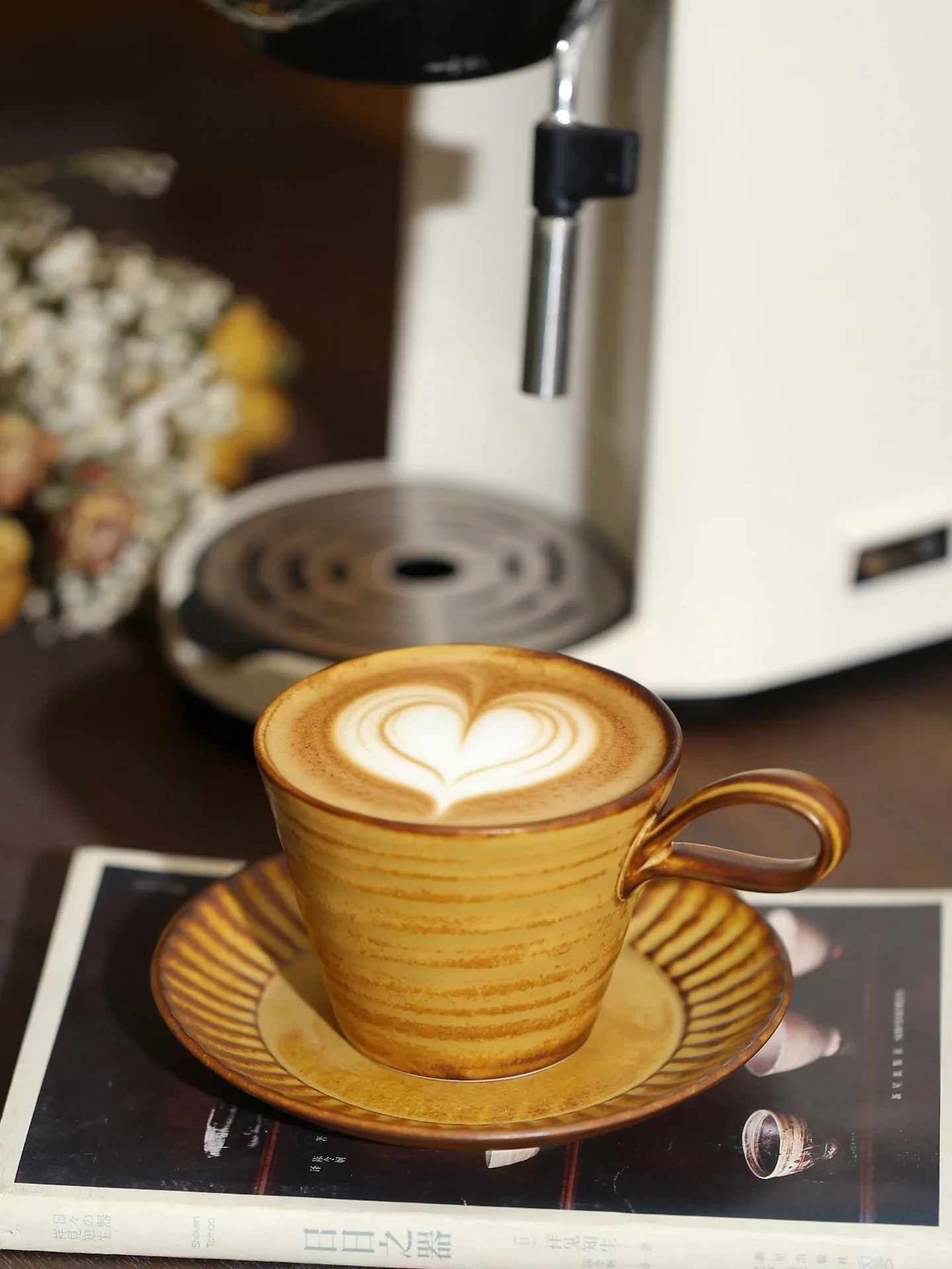 Retro Ceramic Coffee Cup And Plate Set with Handle Striped Texture Home Use Fine High Aesthetic Value Cup And Plate Set