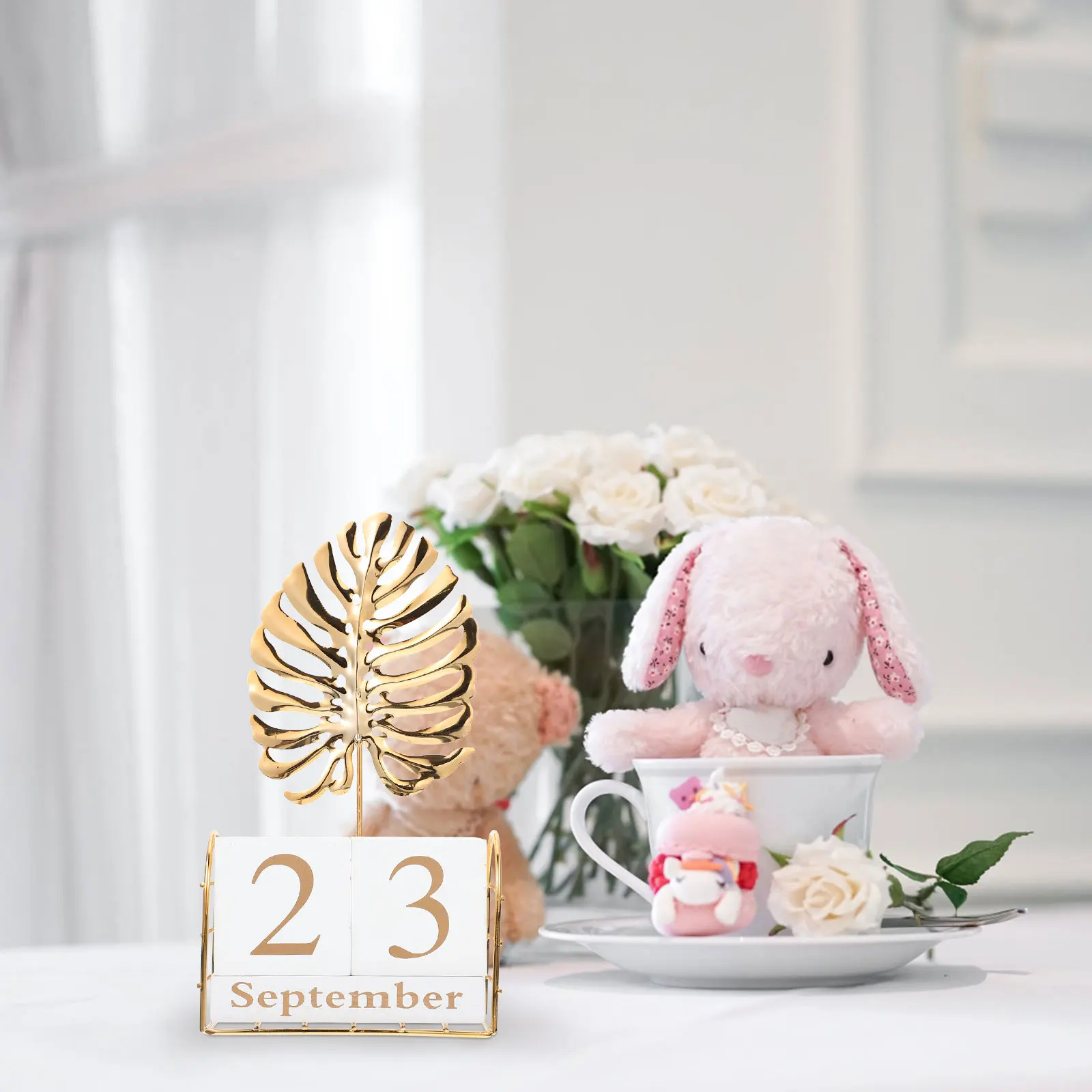 

1 Set Desktop Wooden Art Calendar Decoration Stylish Date Month Display Cube Ornament Turtle Leaf Design Solid Wood