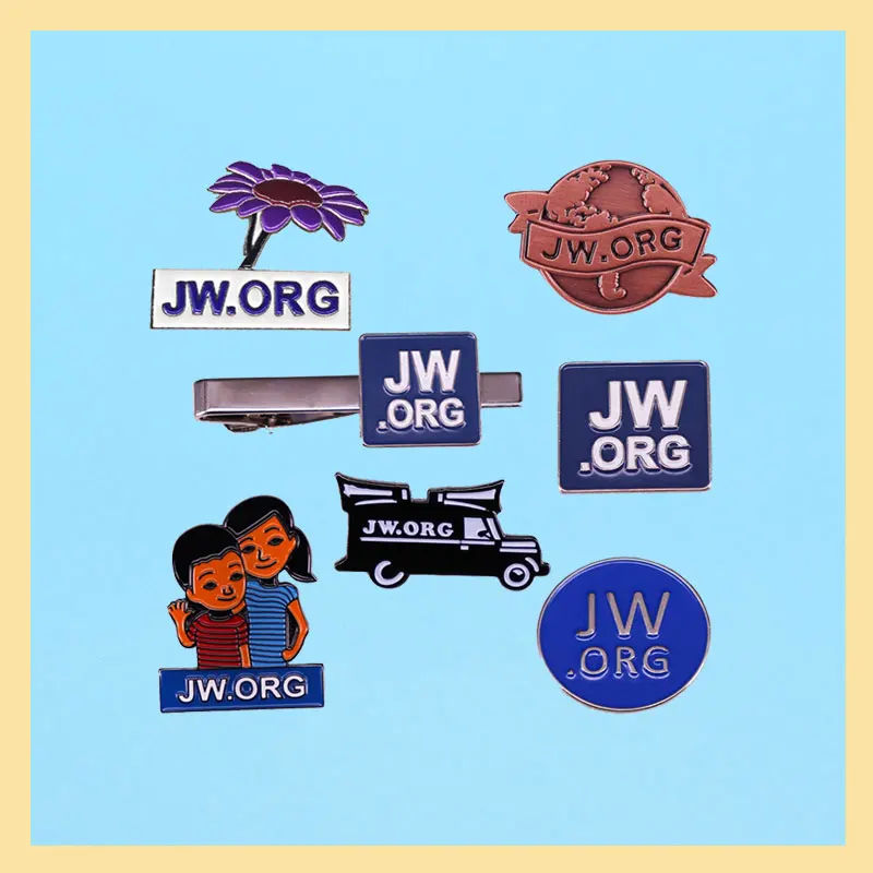 

Classics Nostalgic Knapsack Cap Decorate Badge Enamel Pin Metal Cartoon Brooch Sen Give Presents to Friendd