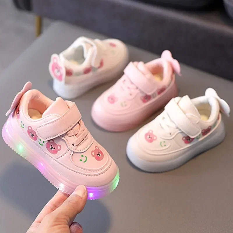 

Gril Shoe Lovely Girls Toddler Shoes with Led Lights Luminous Sneakers for Kids Girls Soft Glowing Shoes Little Bear Tenis Shoes