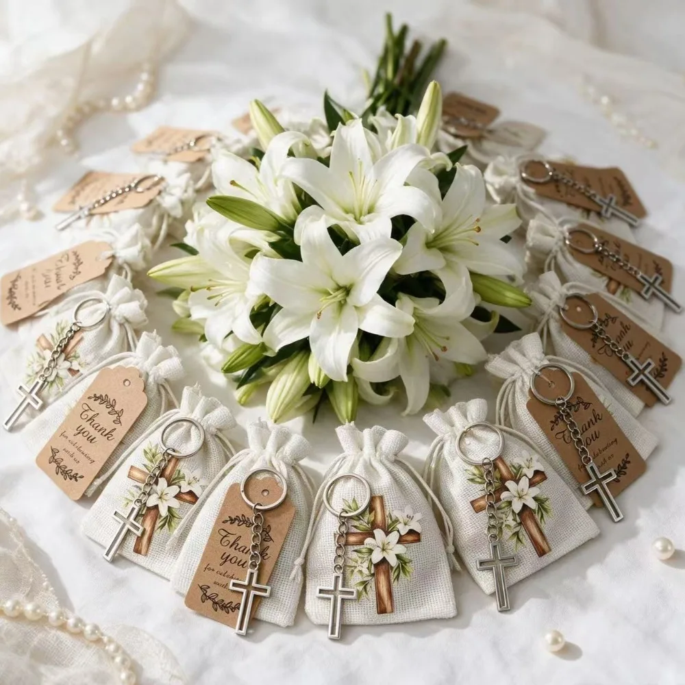 10‑30 Sets Cross Keychain Party Favors with White Lily Burlap Bags Tags Communion Wedding Religious Event Souvenir Gifts